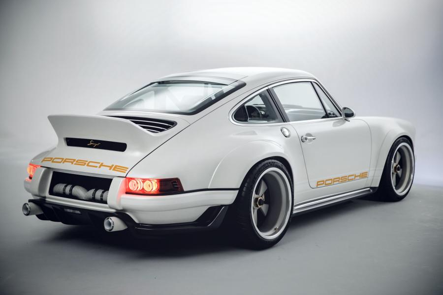  Porsche 911 DLS by Singer 2018 года  (фото 7 из 40)